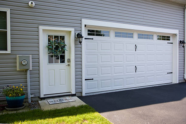 24/7 Emergency Garage Door Roller Replacement experts in Pinehurst, ID